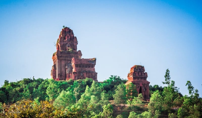 Tháp Bánh Ít - nét đẹp kiến trúc Chăm ít người biết ở Bình Định