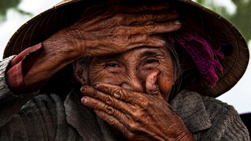 Duyên dáng bộ ảnh những 'Nụ cười ẩn giấu' của người Việt