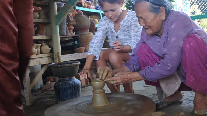 Làng nghề gốm Trung Dõng