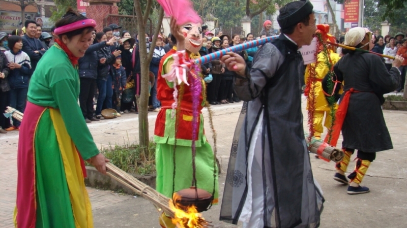 Lễ hội thi thổi cơm làng Thị Cấm
