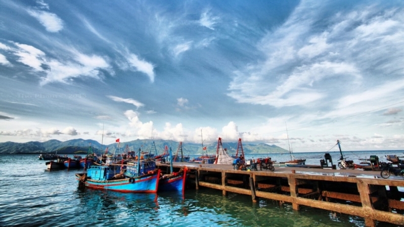 Nhịp sống đời thường trên cảng cá Vĩnh Lương