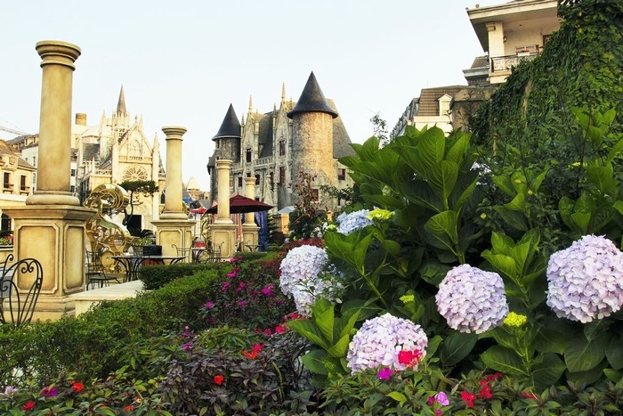 Kỳ nghỉ lễ này, hãy đến 'check in' tại thiên đường hoa Bà Nà Hills