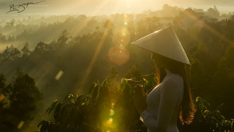 Vẻ đẹp Việt Nam trên báo Anh
