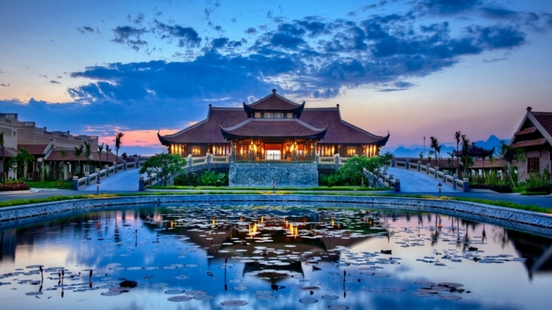Khám phá Tràng An và Emeralda Resort Ninh Bình
