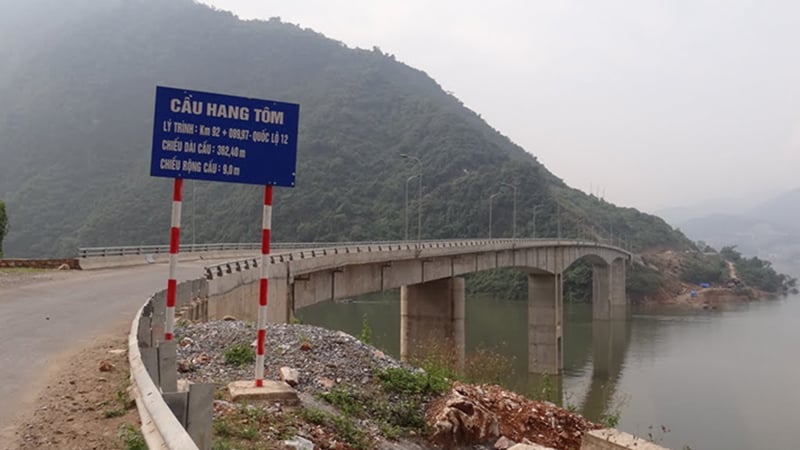  Cầu Hang Tôm