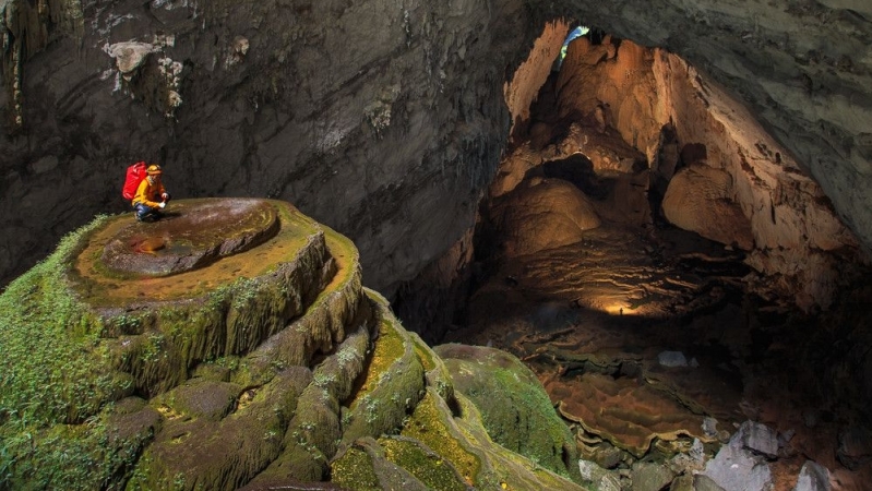 Phiêu lưu thám hiểm những hang động kì vỹ nhất thế giới tại Quảng Bình